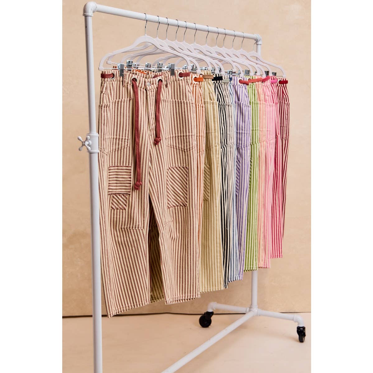 STRIPED TWILL BARREL PANTS