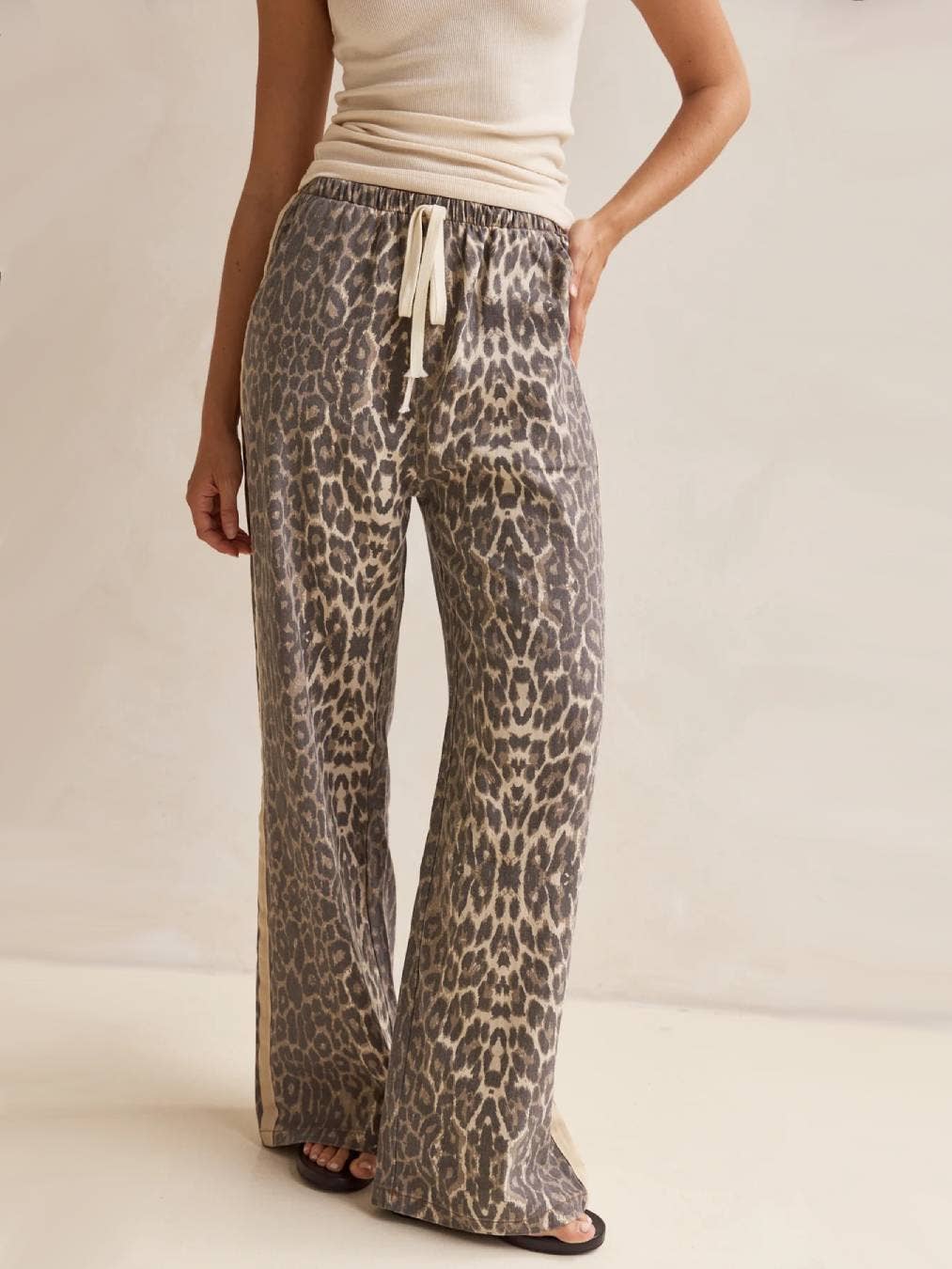 Effortless & chic Leopard print stripe bar long pants