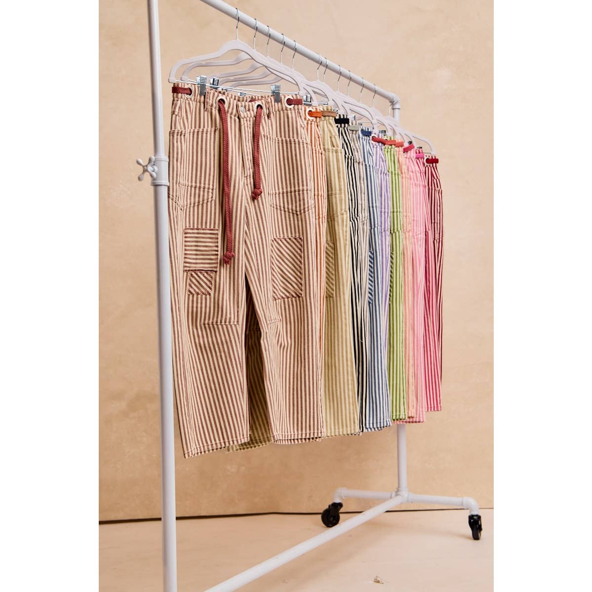 STRIPED TWILL BARREL PANTS