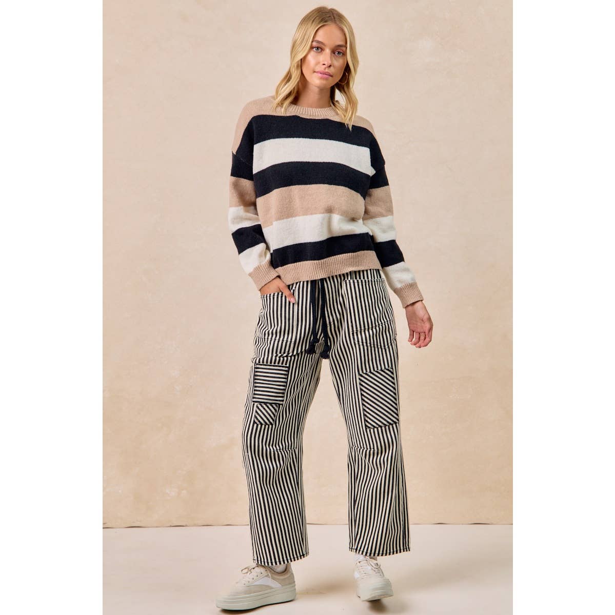 STRIPED TWILL BARREL PANTS