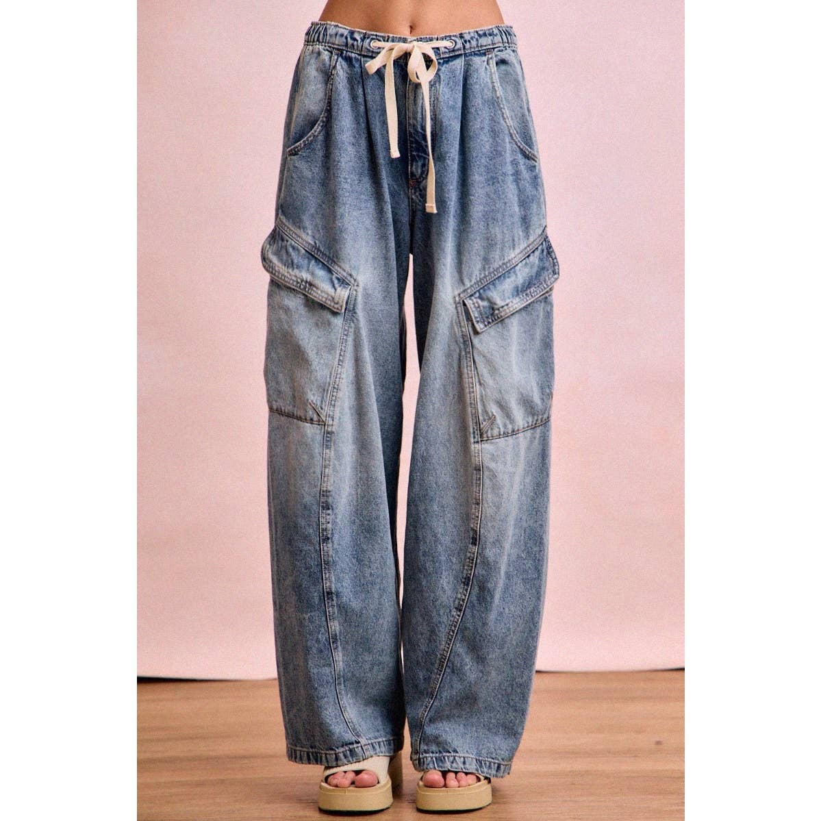 BAGGY BARREL DENIM PANTS WITH CARGO POCKETS