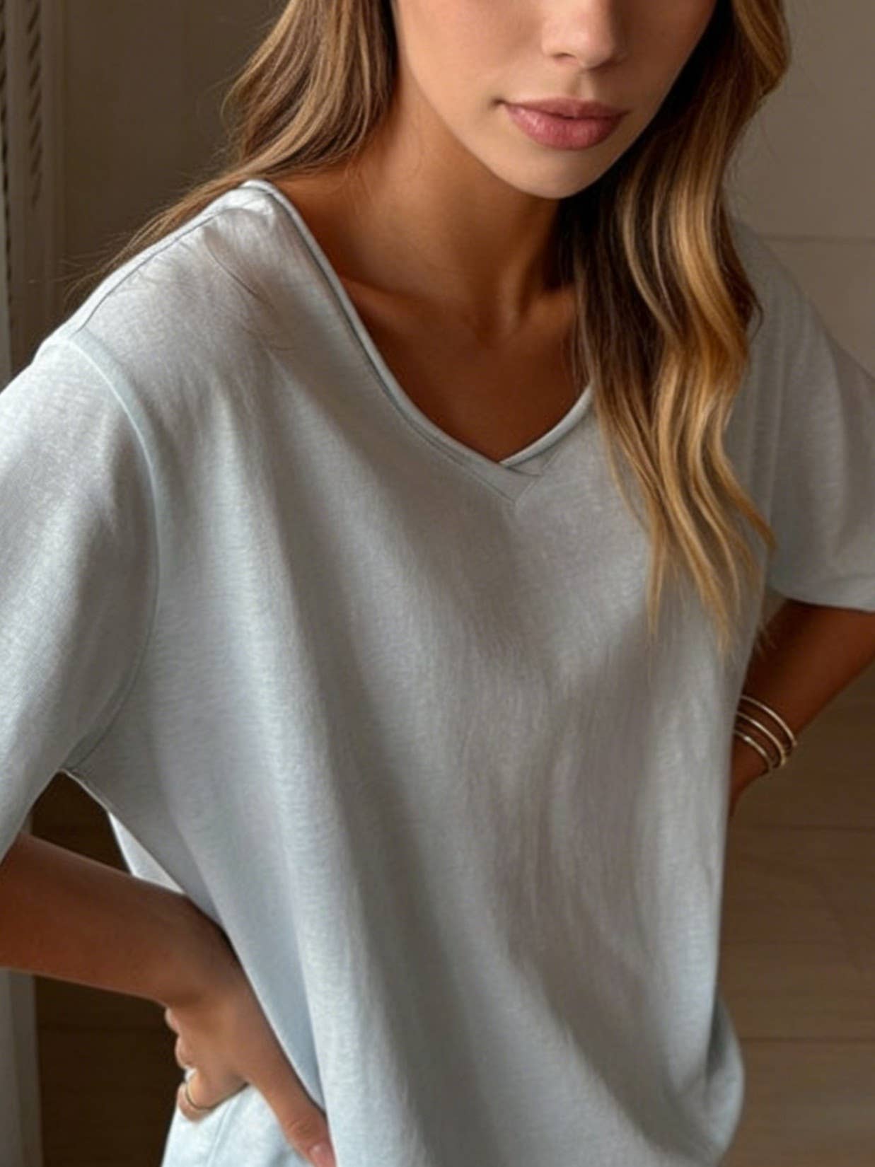 Cotton blend short sleeve roll neck tees V-neck T-shirt