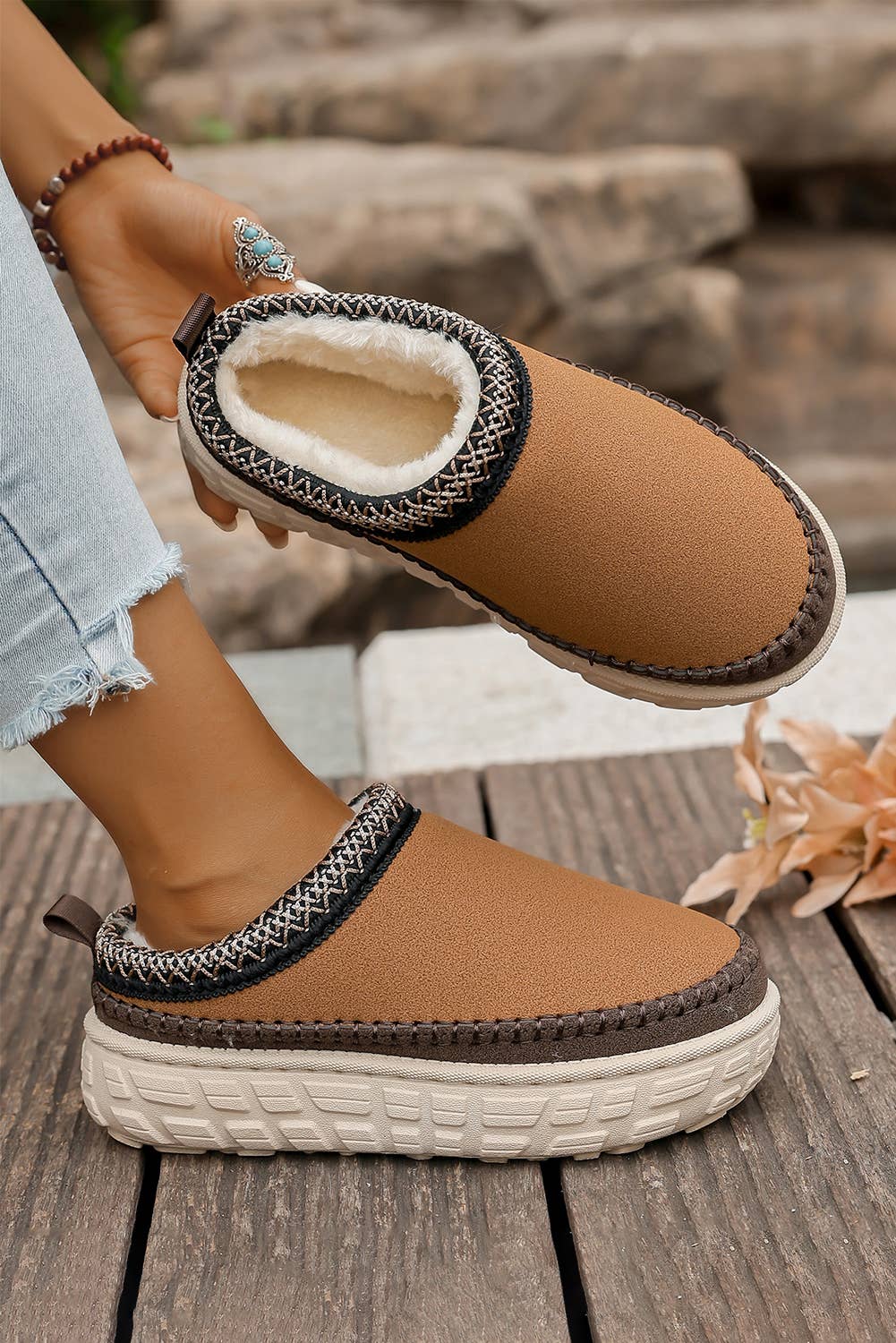 Contrast Stitch Detail Faux Suede PU Patchwork Plush Slipper