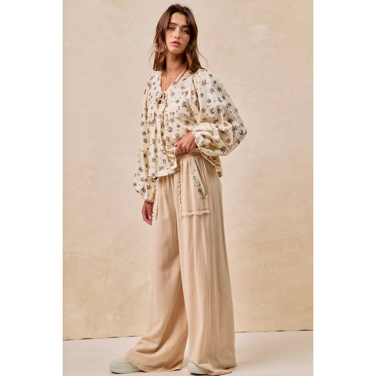 FLORAL EMBROIDERED SOLID PANTS WITH WAIST ELASTIC
