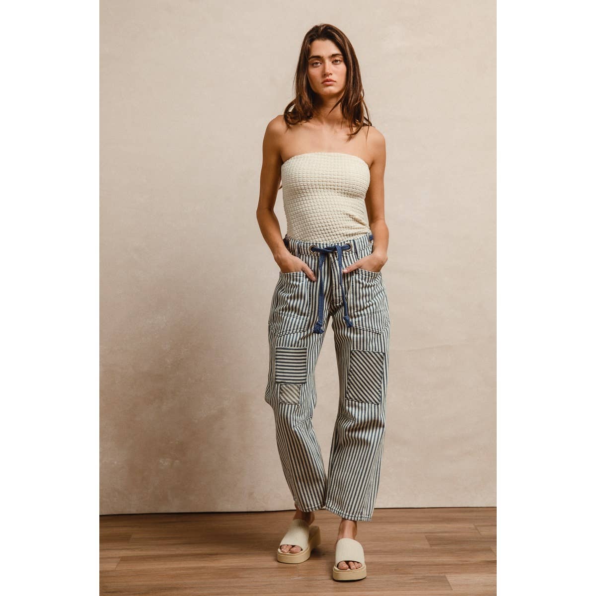 STRIPED TWILL BARREL PANTS