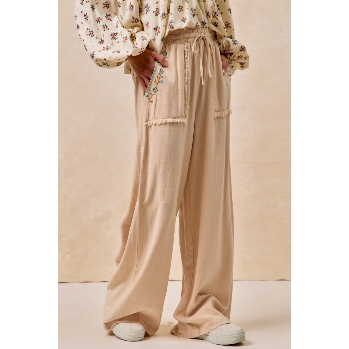 FLORAL EMBROIDERED SOLID PANTS WITH WAIST ELASTIC