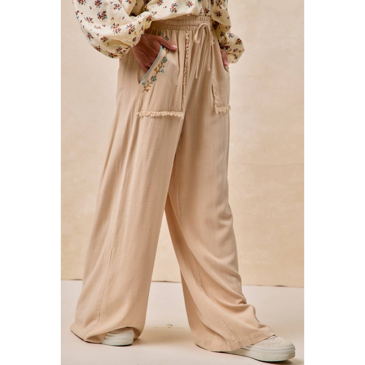 FLORAL EMBROIDERED SOLID PANTS WITH WAIST ELASTIC