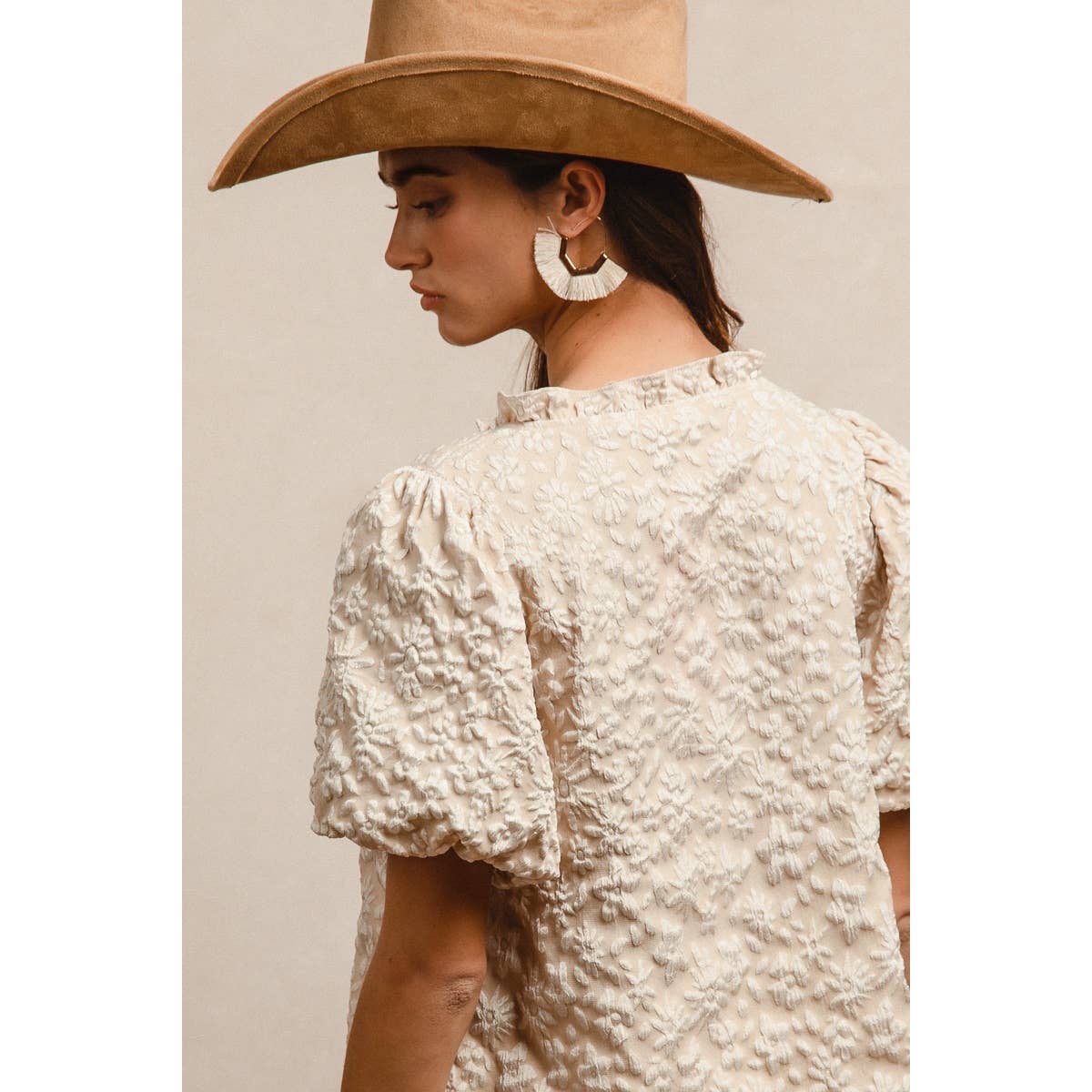 FLORAL PATTERN TEXTURE SLEEVES RUFFLED V-NECK TOP