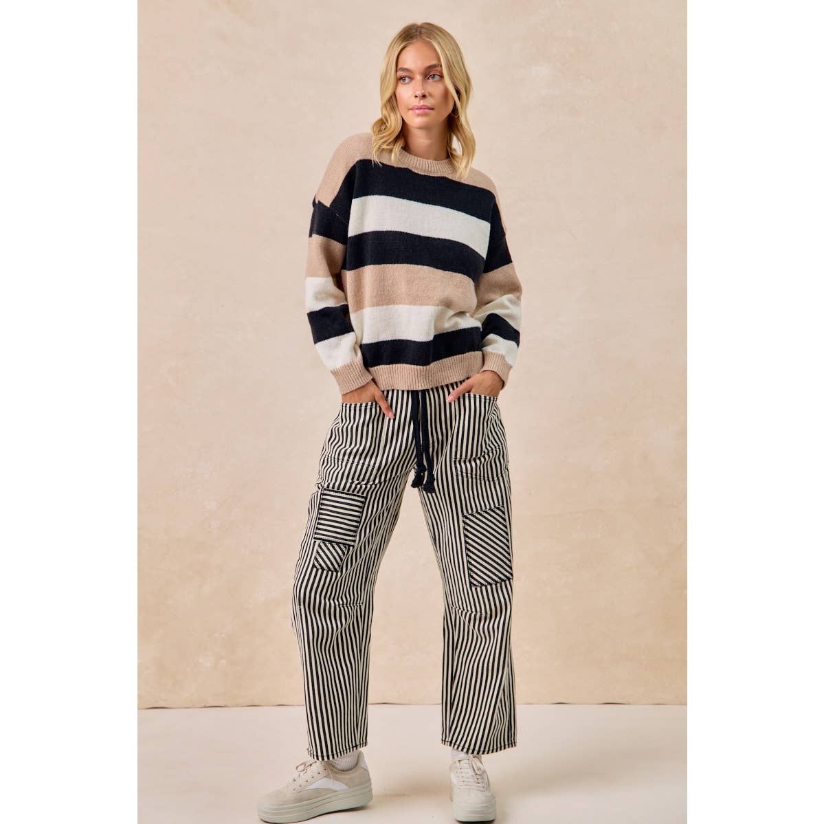 STRIPED TWILL BARREL PANTS