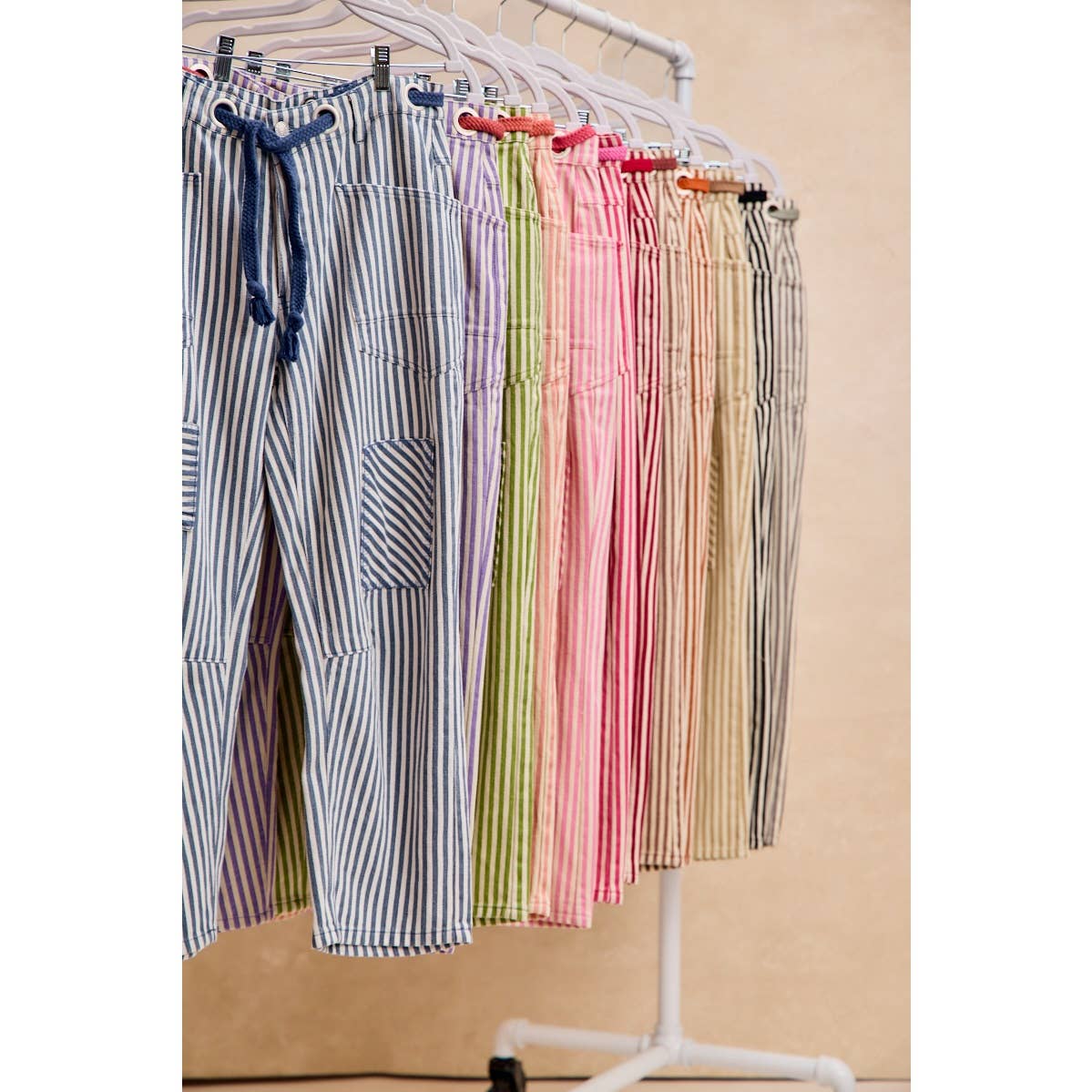 STRIPED TWILL BARREL PANTS