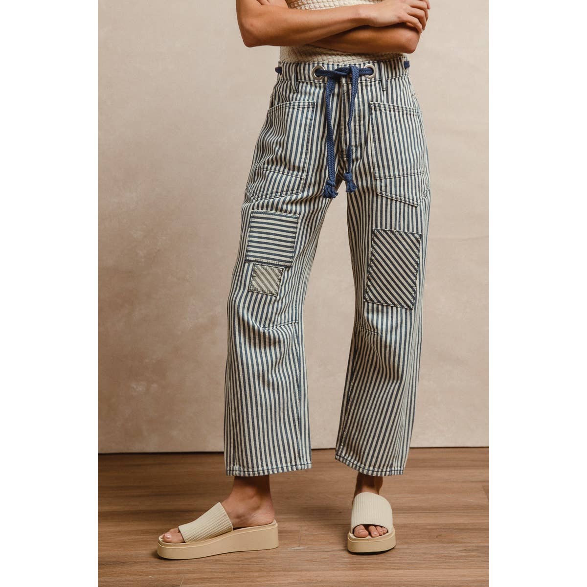 STRIPED TWILL BARREL PANTS