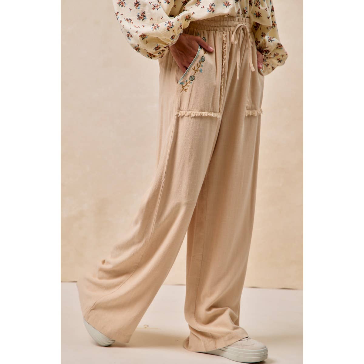 FLORAL EMBROIDERED SOLID PANTS WITH WAIST ELASTIC